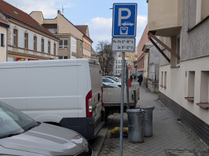 V Táboře upravují parkování. Přehlednější pravidla mají ulevit dopravě i rezidentům