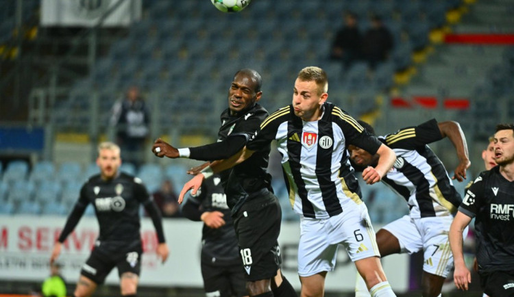 Musíme být lepší v předfinální fázi, měl jasno po utkání Brabec