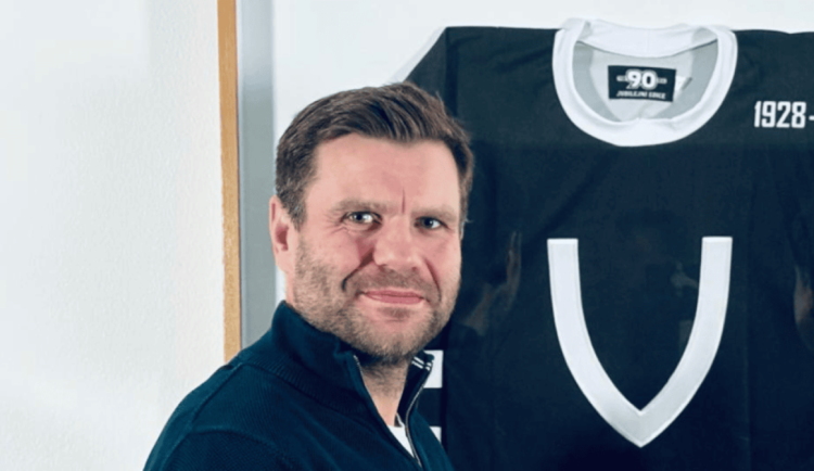 Hokejové Vítkovice nejspíše odvolaly hlavního trenéra Varaďu