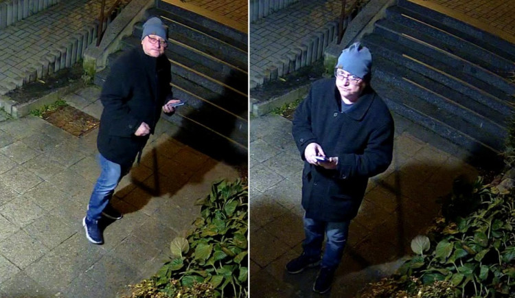 Senior přišel o 1,5 milionu. Policie ukázala fotografii muže z okruhu podezřelých