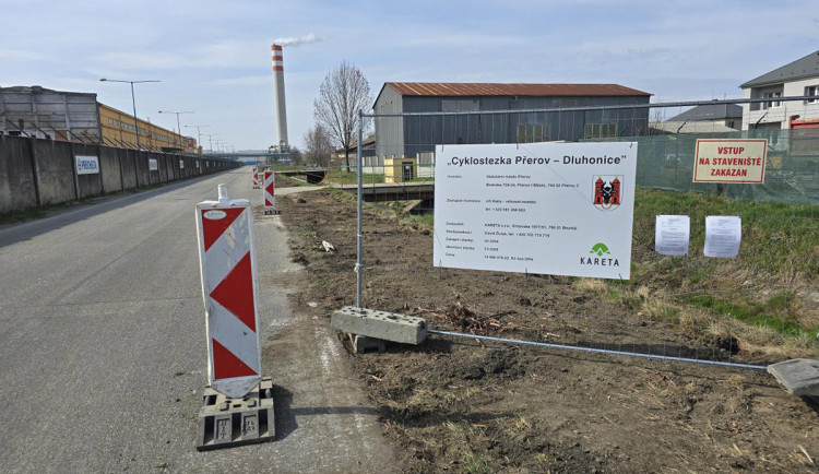 Nová cyklostezka za klíčovou dálnici. Přerov buduje stezku k Dluhonicím