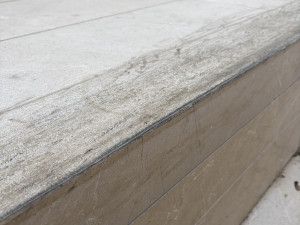 Skateboardisté si zajezdili u Slavie, poničili však schodiště. Policie zpřísní dohled