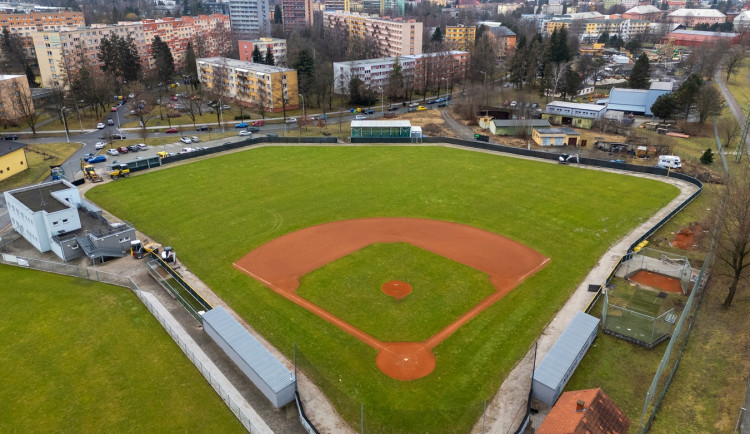 Baseballisté ve Frýdku-Místu potřebovali opravit hřiště, radnice se o to postarala