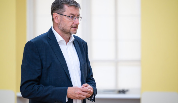 Primátor Karviné Wolf viněný ve fotbalové kauze nerezignuje, chce opět kandidovat