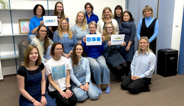 Vezměte si zítra na sebe něco modrého, vyjádříte tím podporu autistům