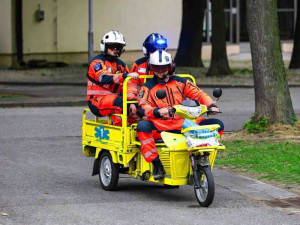 Tunel pod Lipnem a metro pod Hradcem. Jihočeské radnice se humoru nebojí