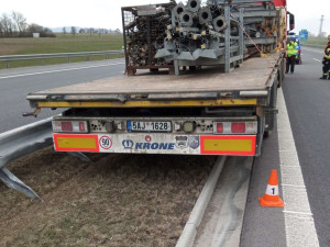 Dramatické dva dny na D3. Provoz ochromily nehody kamionů i hořící auto
