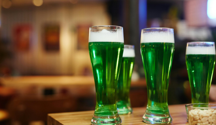 Dnes je Zelený čtvrtek. Nezapomeňte na pivo a od nikoho si nic nepůjčujte