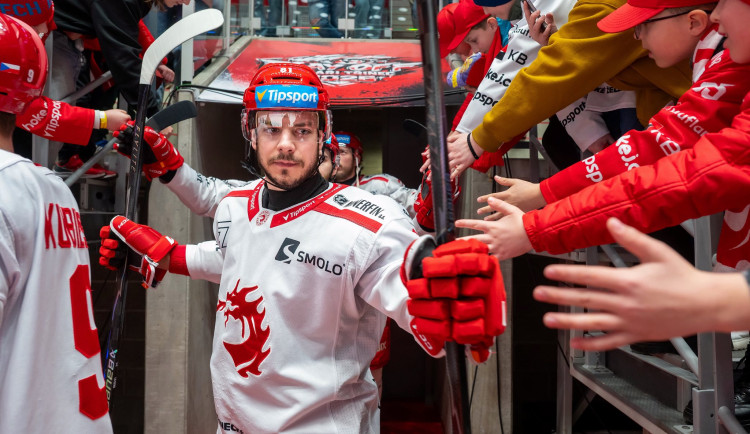 Hokejisté Třince završili v posledních sekundách proti Varům obrat z 1:4