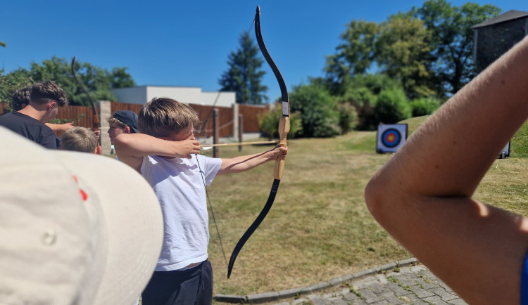O letní dětské tábory je obrovský zájem, letí hlavně sportovní a taneční kempy