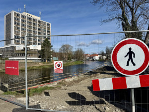 Začíná uzavírka mostu Kosmonautů, řidiče čekají měsíce dopravních omezení