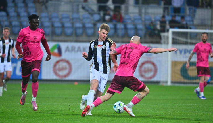 Dynamo doma proti Ústí neuspělo.