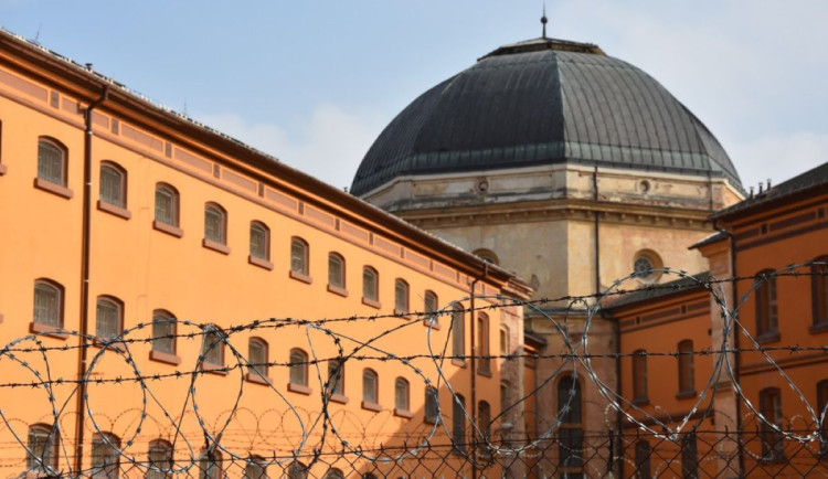 Vězeň pobodal dalšího odsouzeného. Kriminalisté vyšetřují pokus o vraždu ve věznici