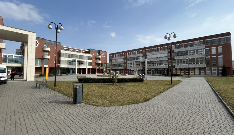 O studium na UHK má zájem rekordních deset tisíc lidí, táhne učitelství