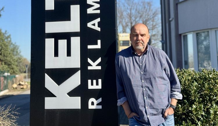 Pohřebák, který pobaví. Rebelové ze společnosti KELT vdechnou reklamě nový život