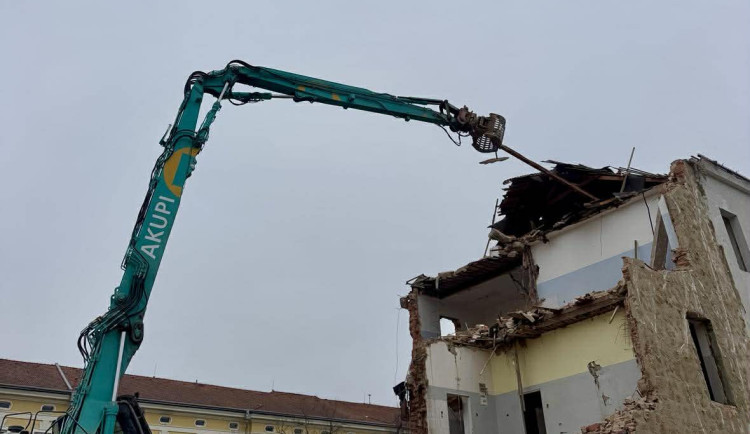 Bourání budov