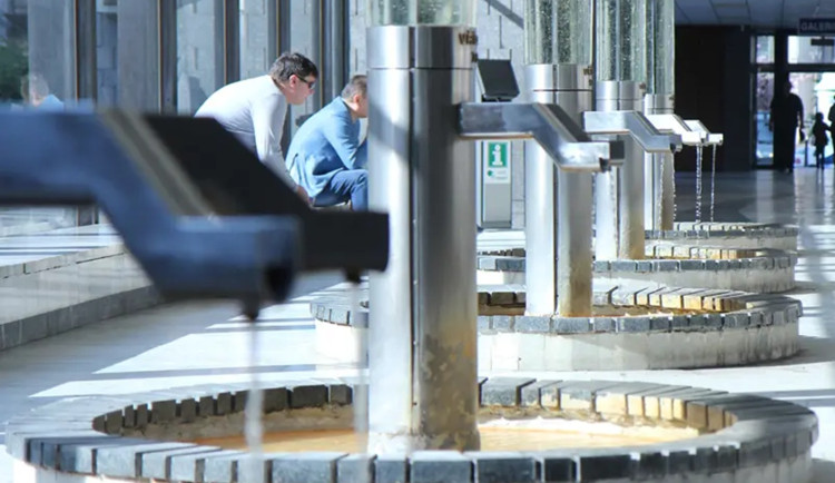 Oprava rozvodů vřídelní vody bude Karlovy Vary stát 33 milionů korun