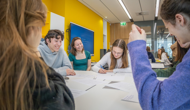 Úspěšná akce propagující francouzštinu přilákala stovky studentů i odborníků