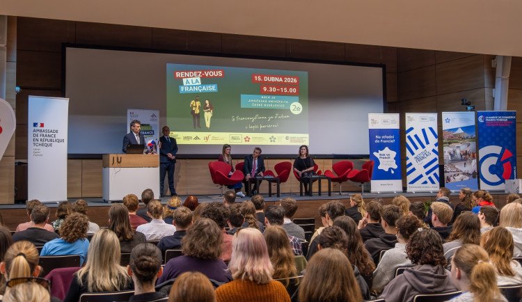 Úspěšná akce propagující francouzštinu přilákala stovky studentů i odborníků