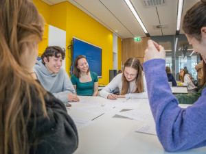 Úspěšná akce propagující francouzštinu přilákala stovky studentů i odborníků