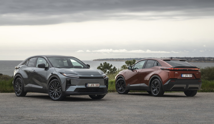 Tohle není C-HR, jak ji znáte. Nová C-HR+ míří na Toyota víkend. Přijďte ji zažít