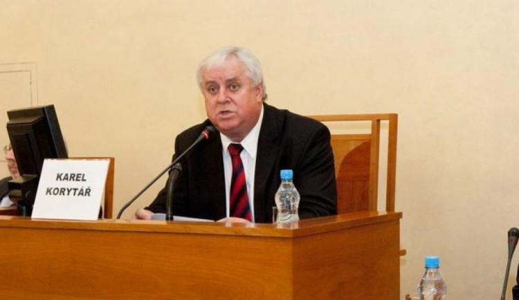 Ve věku 76 let zemřel sociální demokrat Karel Korytář z Uničova. Byl zastupitelem, poslancem i senátorem