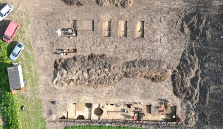 Archeologové našli u Kojetína unikátní kalibrační desku z doby římské. V Evropě nemá obdoby
