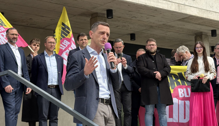 Lidovci dnes v Ostravě zvolí nové vedení, Výborného zřejmě vystřídá Grolich