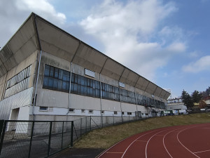 Méně mlžení nad ledem i kvalitní zateplení. Ve Vimperku začne oprava zimního stadionu