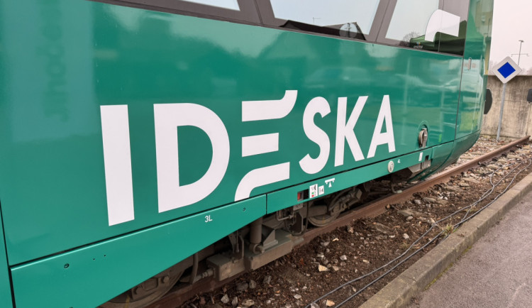 Jízdní řády, tarify i plánování cest. IDESKA v květnu spustí novou aplikaci