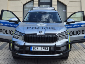 Budějovičtí policisté mají nové Kodiaqy, v kufru vozí žebřík i defibrilátor