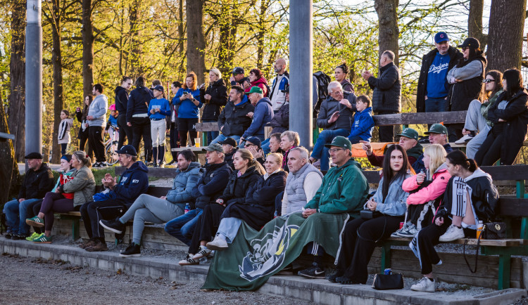 Čarodějnice a extraligový baseball pod světly. Hluboká zve ve čtvrtek celé rodiny.