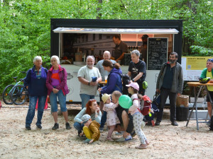 Karlův Hrádek přivítá návštěvníky na zahájení turistické sezóny: Řeka, les a lov