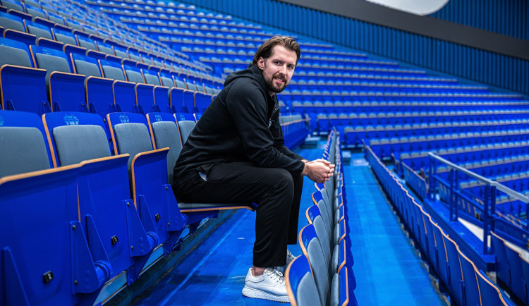 Hokejový útočník Šimon Stránský se po více než šesti letech vrací do Vítkovic