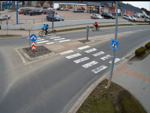 Policie hledá svědky napadení v Táboře, pomoci můžou dva cyklisté