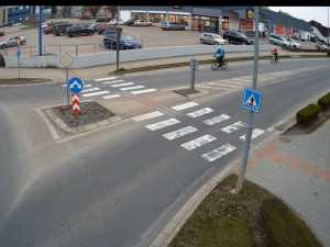 Policie hledá svědky napadení v Táboře, pomoci můžou dva cyklisté