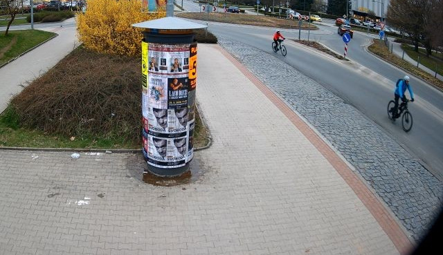 Policie hledá svědky napadení v Táboře, pomoci můžou dva cyklisté.