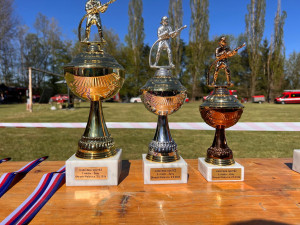 Hasičky z Maloviček při premiéře uspěly, domácí muži vyhráli