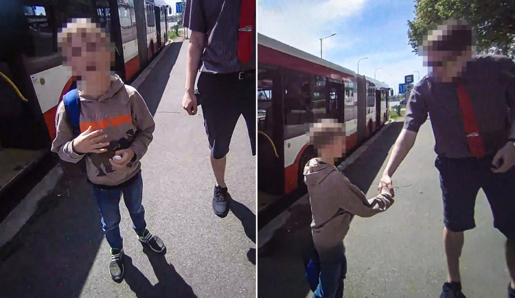 Ztraceného skautíka objevil na zastávce řidič MHD. Oddíl mu ujel tramvají i s vedoucím