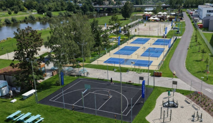 V ČEZ Areálu Vltava vznikne hokejová fanzóna s burgery