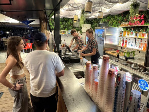 V ČEZ Areálu Vltava vznikne hokejová fanzóna s burgery