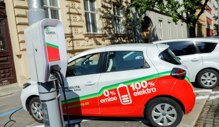 V Brně přibývají nabíječky pro elektromobily. Teplárny chystají dalších sto