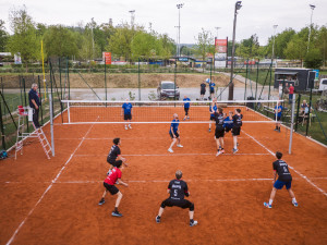 Hluboká má nové volejbalové hřiště. Park Hluboká rozšiřuje nabídku sportovišť