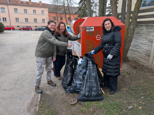 Stovky dobrovolníků uklidily Budějce. Sesbíraly skoro tři tuny odpadu