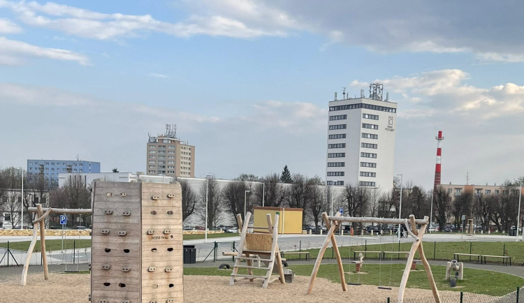 Mezi mrakodrapy: Jičín zažije extrémní show 45 metrů nad zemí