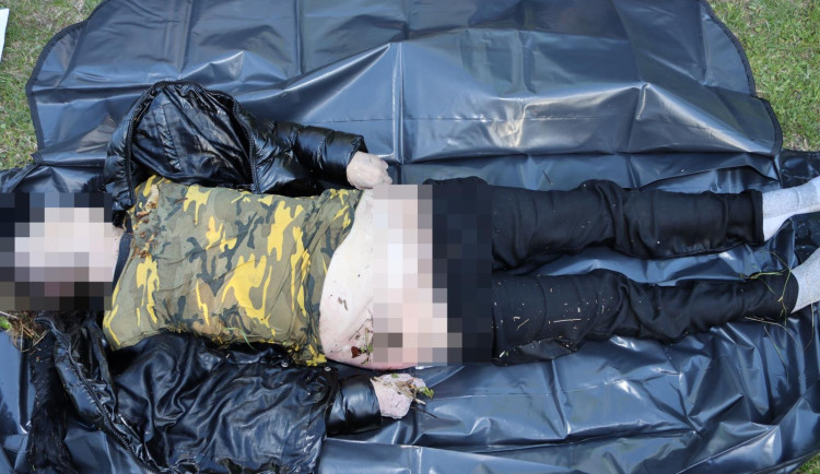 Policie už zná totožnost ženy z Labe. Tělo našli kolemjdoucí