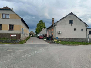 Motorkář na Písecku srazil cyklistu a ujel, hledá ho policie