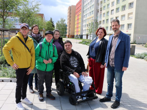 Na sídlišti Vltava začala stavba kavárny, ve které budou pracovat klienti s handicapem