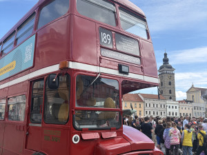 Doubledecker, Spitfire i čaj s mlékem. Budějce zaplnilo britské velvyslanectví
