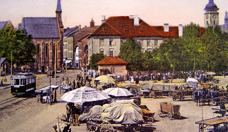 DRBNA HISTORIČKA: Na Senovážném se prodávalo zelí i dobytek. Trhy zmizely až s příchodem parku